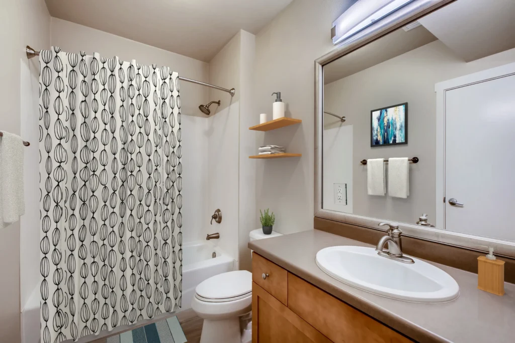 Bathroom with tub shower
